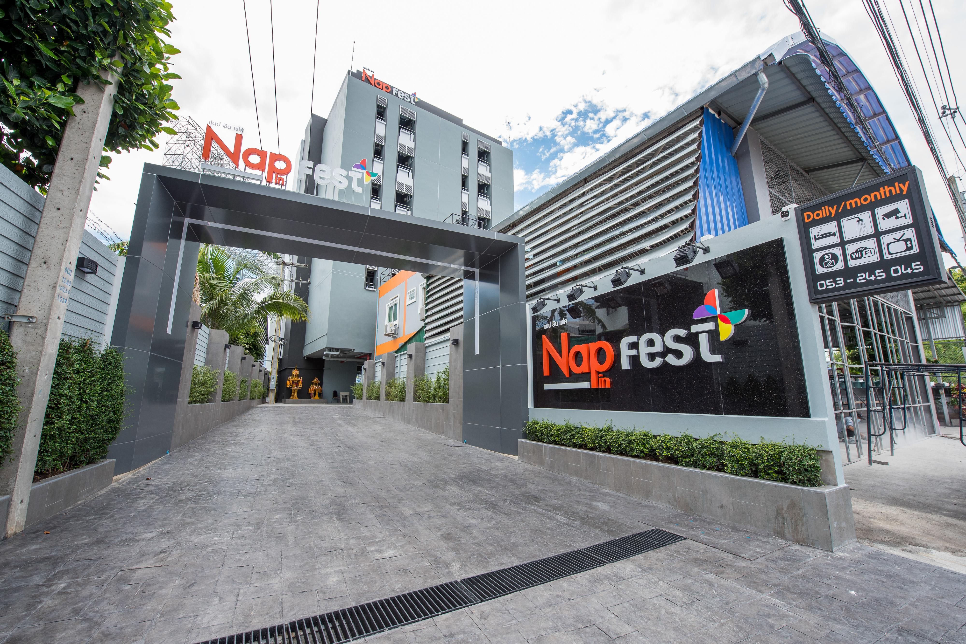 Nap In Fest Hotel Chiang Mai Exterior photo